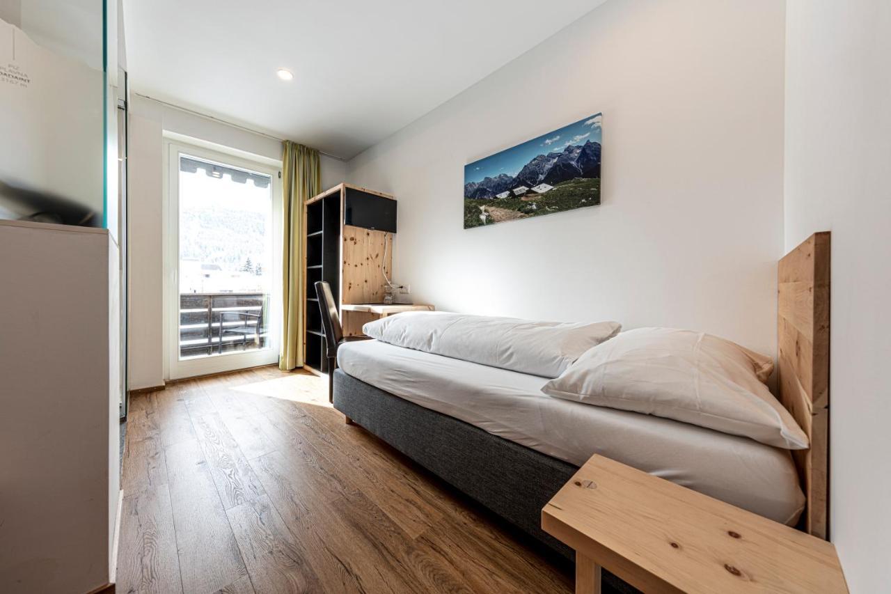 Hotel Filli Скуоль Екстер'єр фото