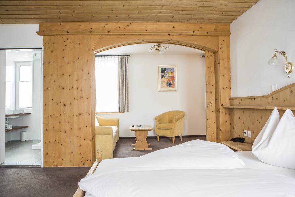 Hotel Filli Скуоль Екстер'єр фото